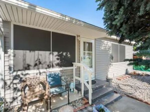 645 Stanford Way, Sparks, NV 89431