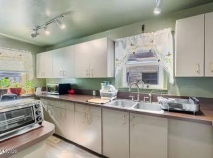 645 Stanford Way, Sparks, NV 89431 Photo