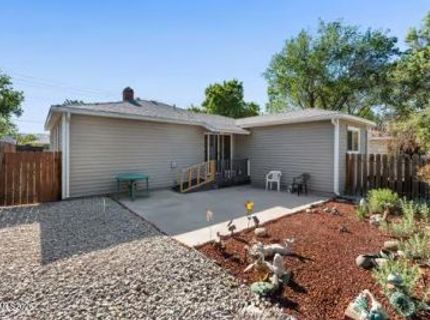 645 Stanford Way, Sparks, NV 89431 Photo