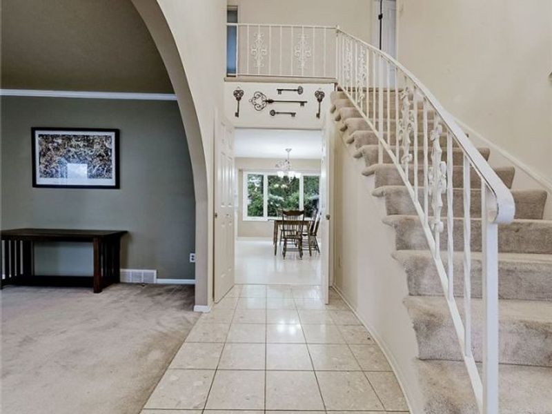 6982 Carol Drive , Independence, OH 44131 Photo 2