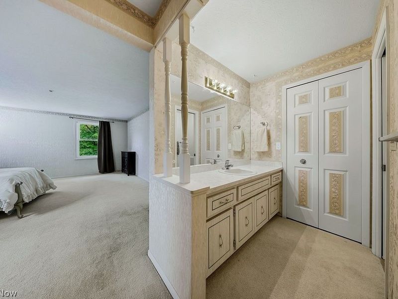 6982 Carol Drive , Independence, OH 44131 Photo 32