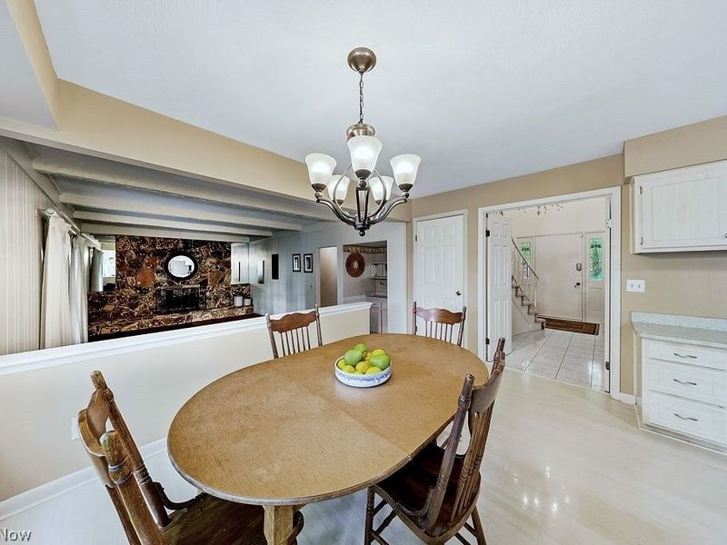 6982 Carol Drive , Independence, OH 44131 Photo 4