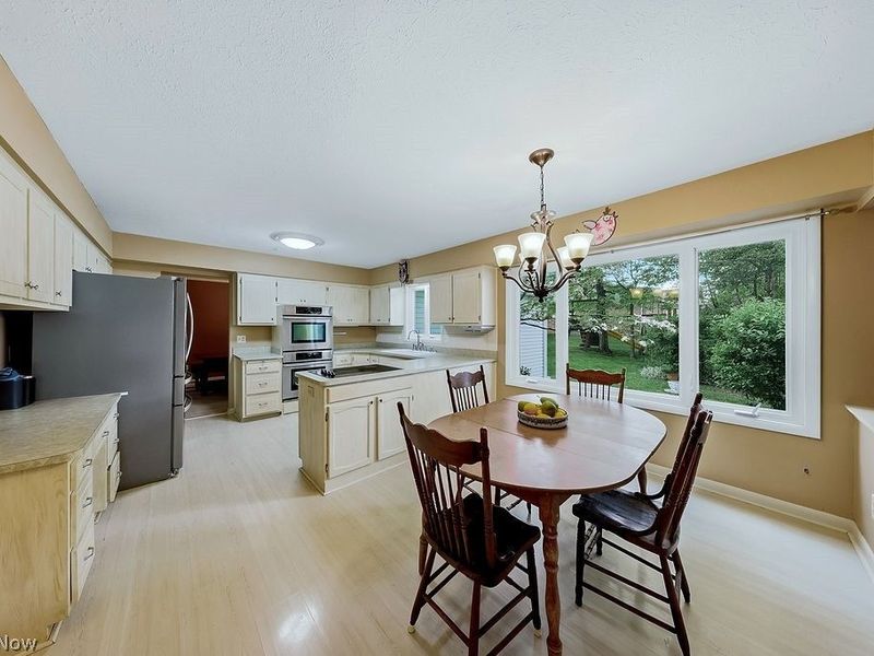 6982 Carol Drive , Independence, OH 44131 Photo 9
