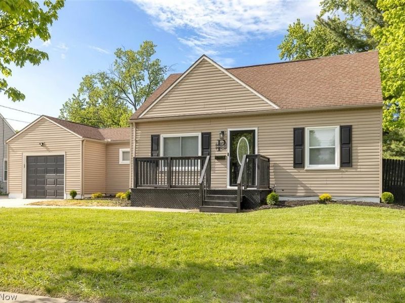 67 Pierce Avenue, Cuyahoga Falls, OH 44221 Photo 2