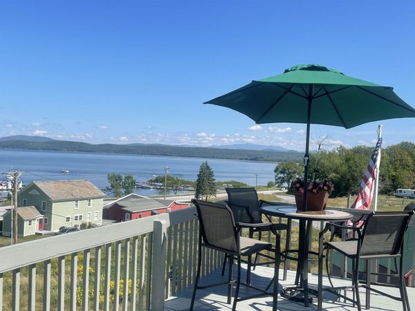 8 Angler Lane, South Hero, VT 05486