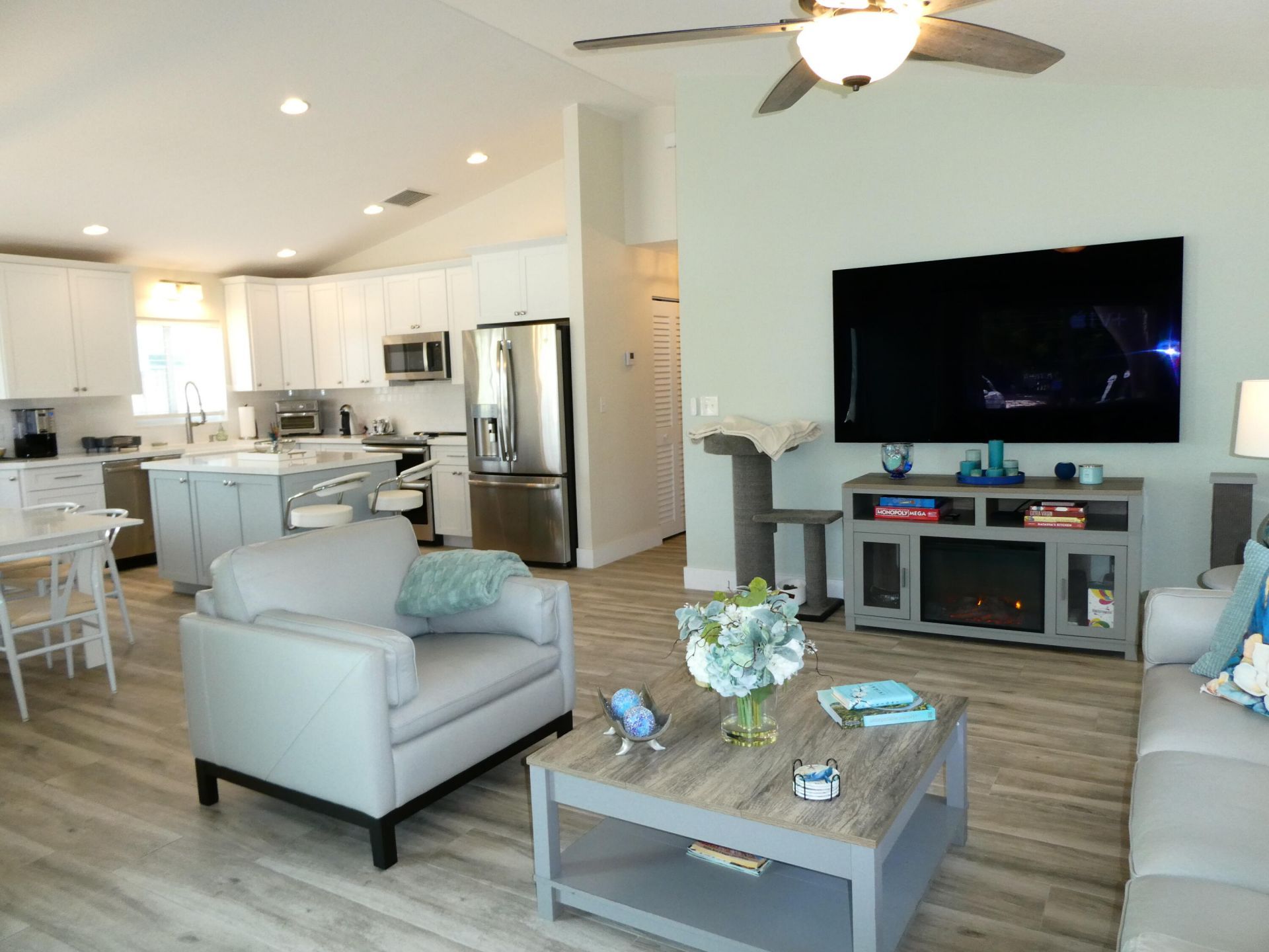 215 S Coconut Palm Boulevard, Tavernier, FL 33070 Photo