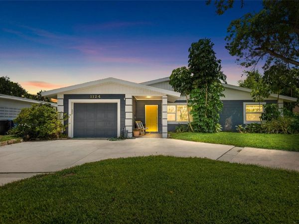 1124 40TH AVENUE NE, ST PETERSBURG, FL 33703