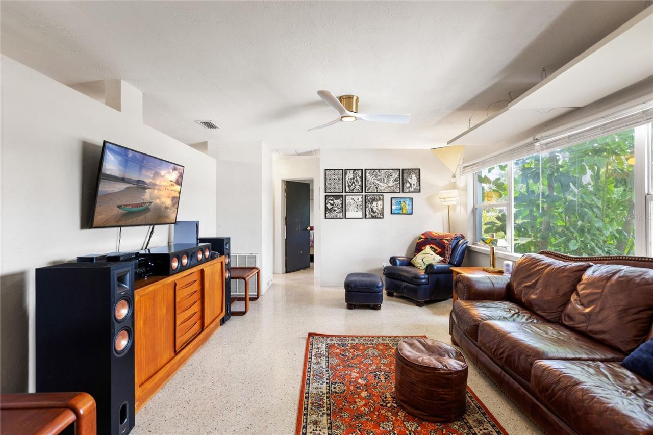 1124 40th Avenue Ne, Saint Petersburg, FL 33703 Photo