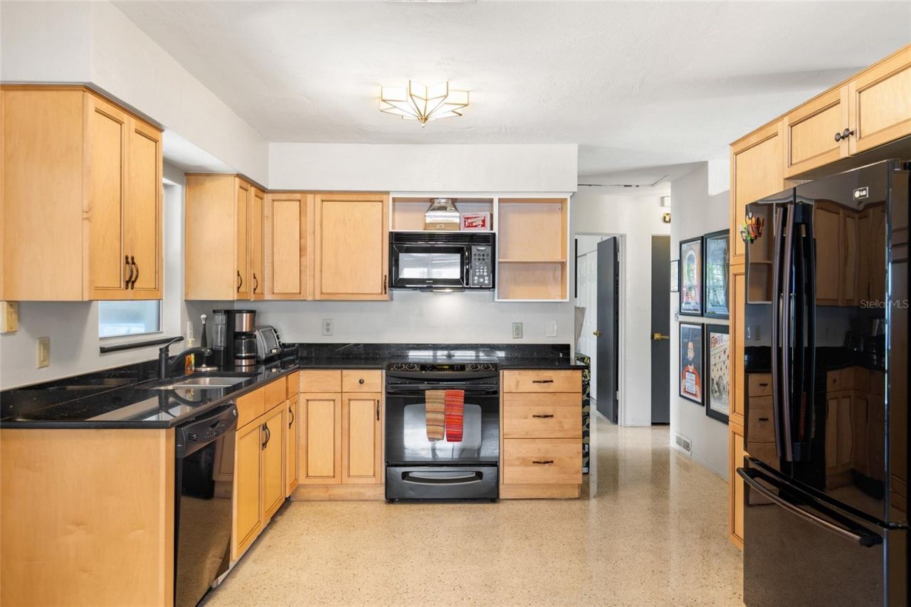 1124 40th Avenue Ne, Saint Petersburg, FL 33703 Photo