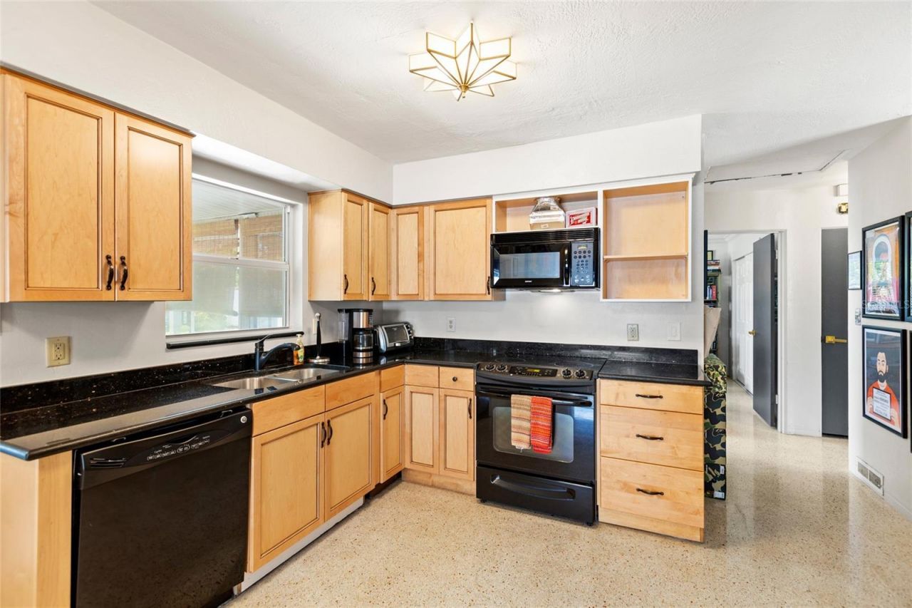 1124 40th Avenue Ne, Saint Petersburg, FL 33703 Photo