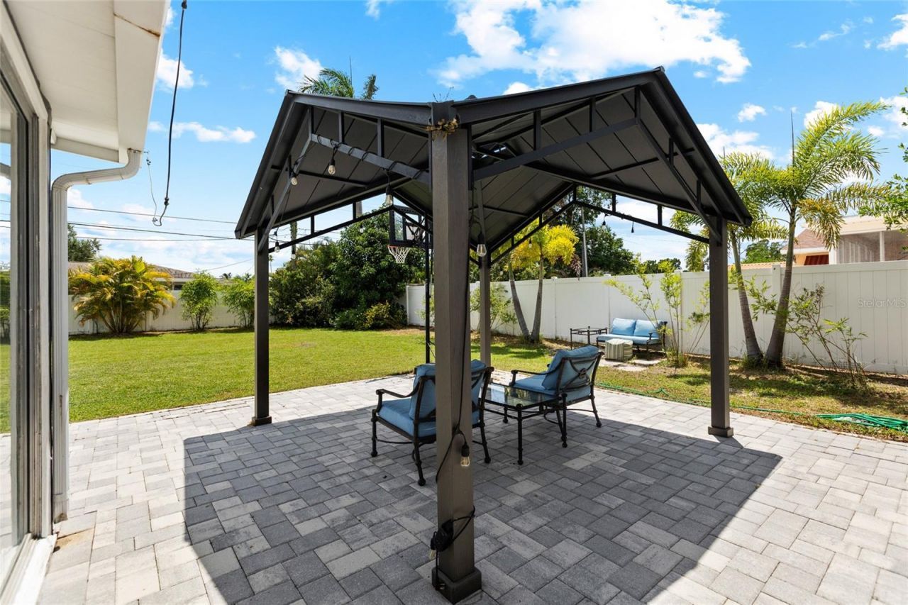 1124 40th Avenue Ne, Saint Petersburg, FL 33703 Photo