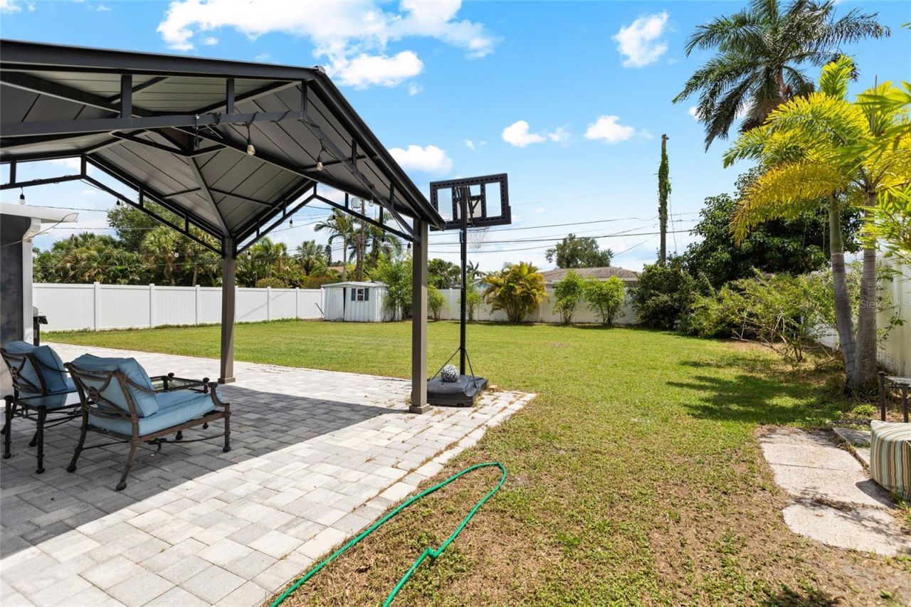 1124 40th Avenue Ne, Saint Petersburg, FL 33703 Photo