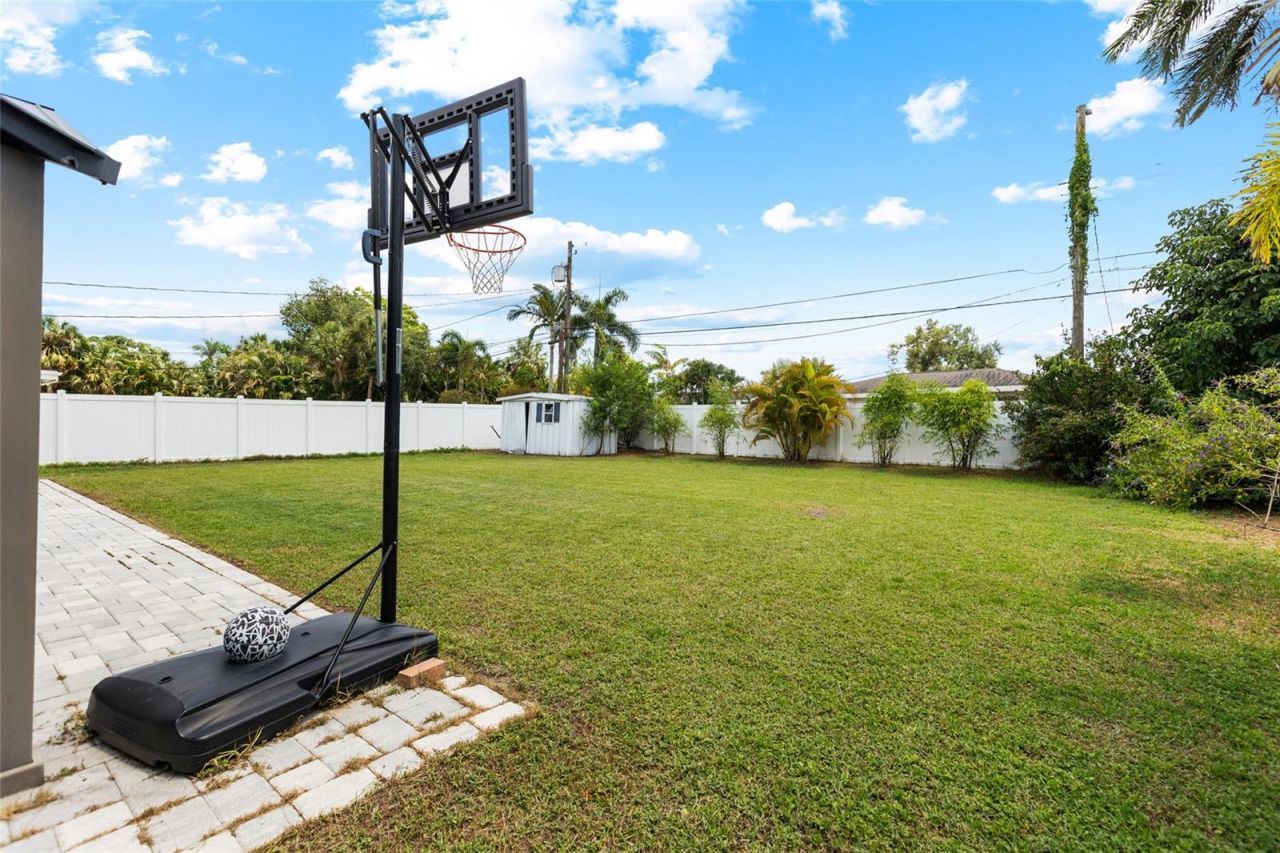 1124 40th Avenue Ne, Saint Petersburg, FL 33703 Photo