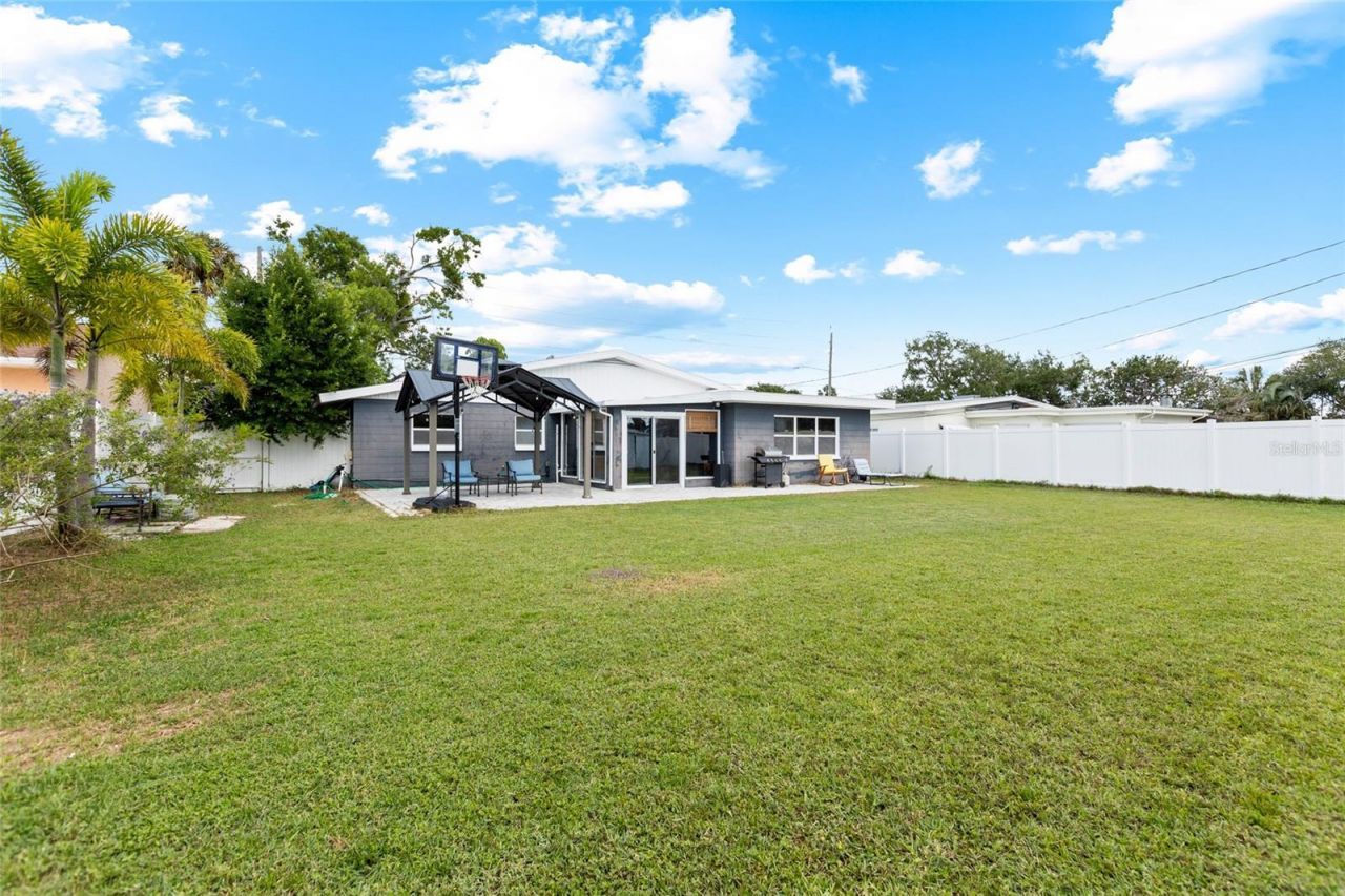 1124 40th Avenue Ne, Saint Petersburg, FL 33703 Photo