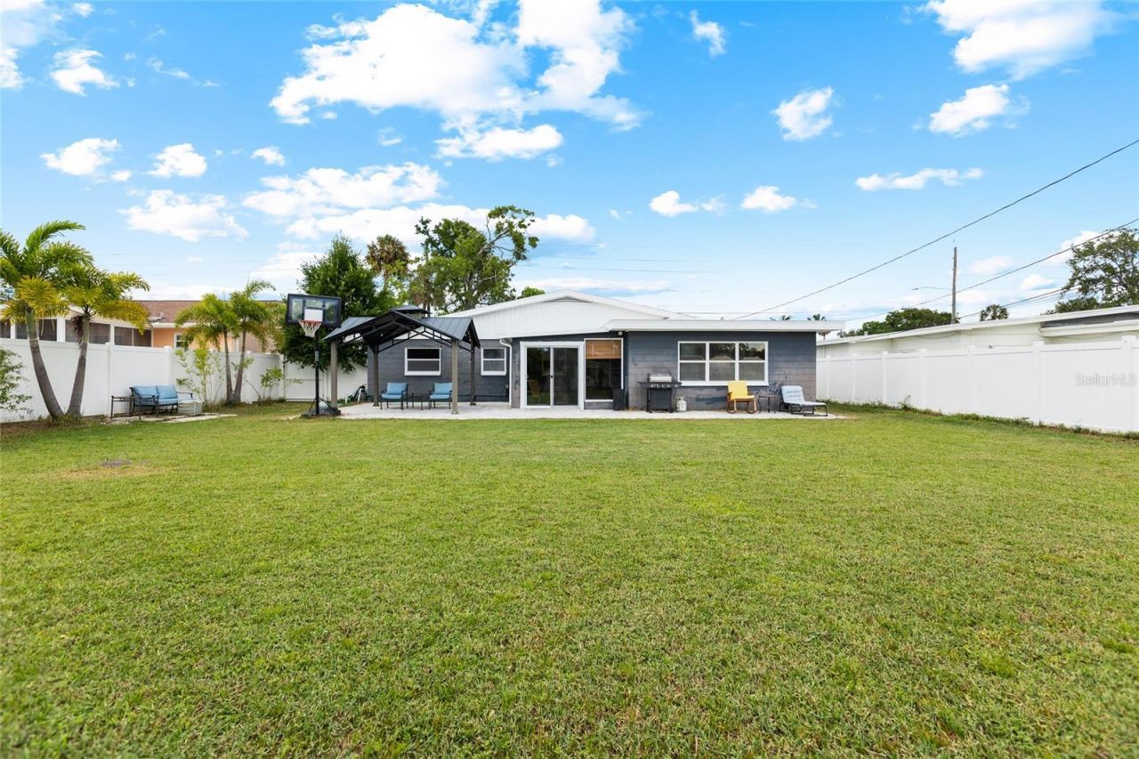 1124 40th Avenue Ne, Saint Petersburg, FL 33703 Photo