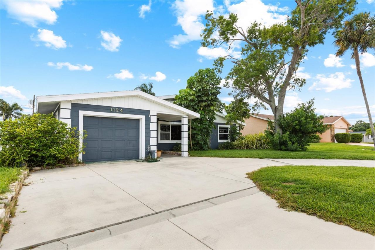 1124 40th Avenue Ne, Saint Petersburg, FL 33703 Photo