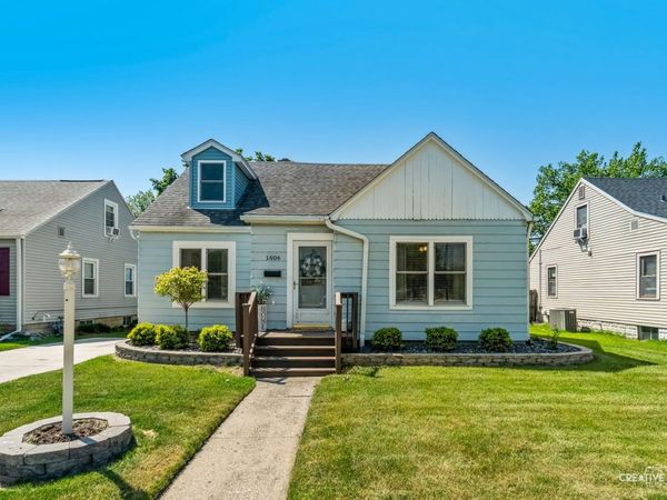 1606 Clark Street , DeKalb, IL 60115