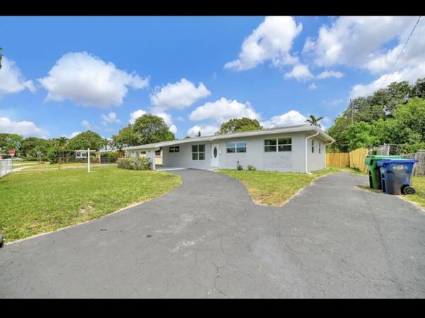 1112 NW 43rd Terrace, Lauderhill, FL 33313