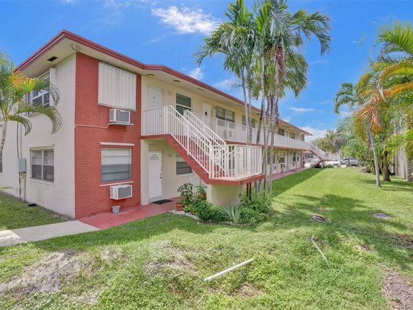 2915 Plunkett Street, Unit 5d, Hollywood, FL 33020