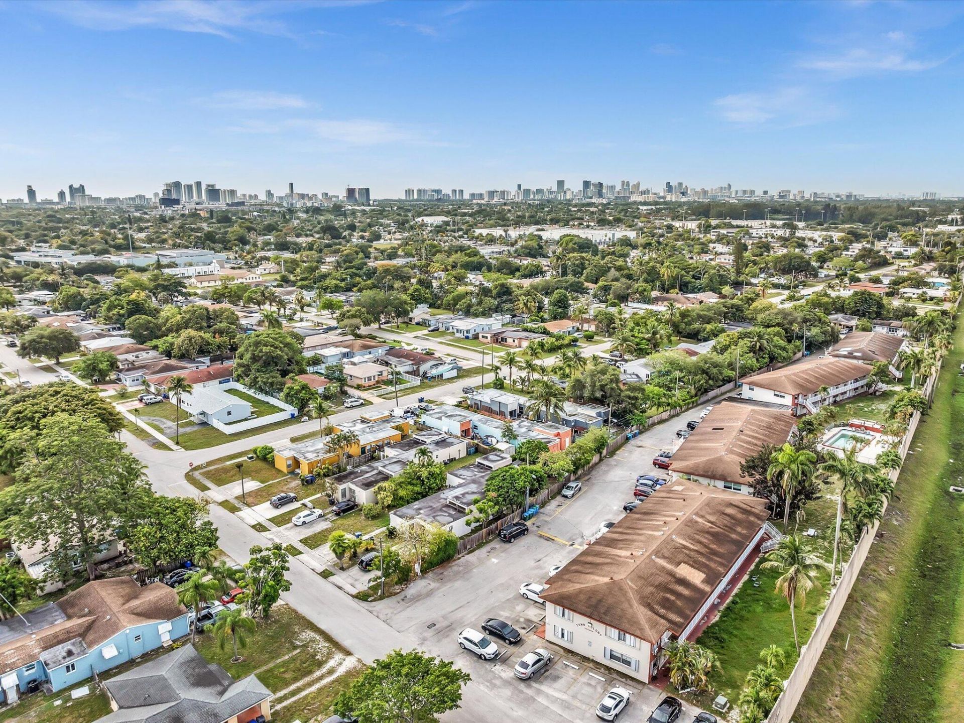 2915 Plunkett Street, Unit 5d, Hollywood, FL 33020 Photo