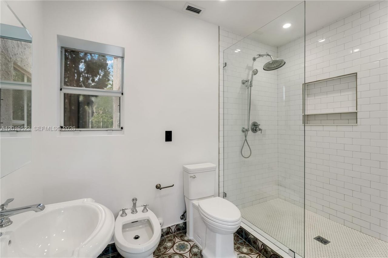 31 NE 46th St , Miami, FL 33137 Photo