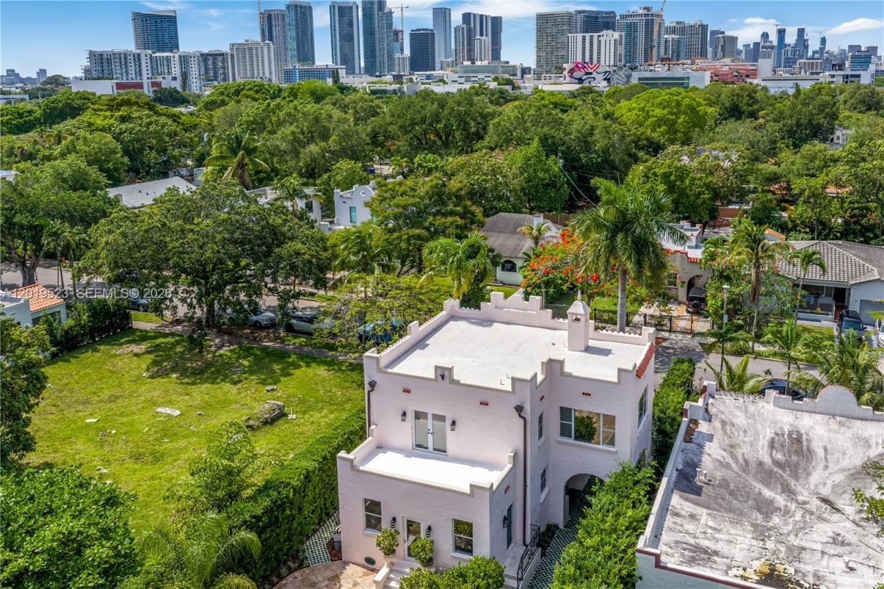 31 NE 46th St , Miami, FL 33137 Photo