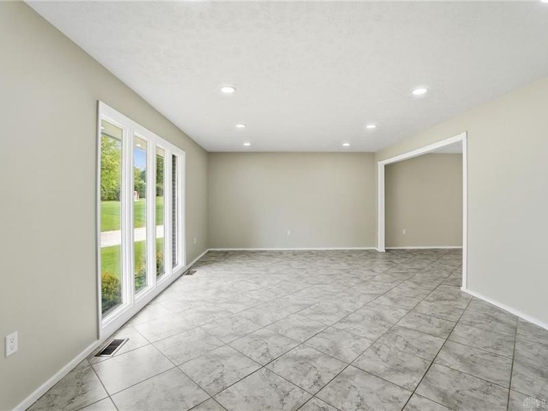 4220 Willow Creek Drive, Clayton, OH 45415 Photo 10