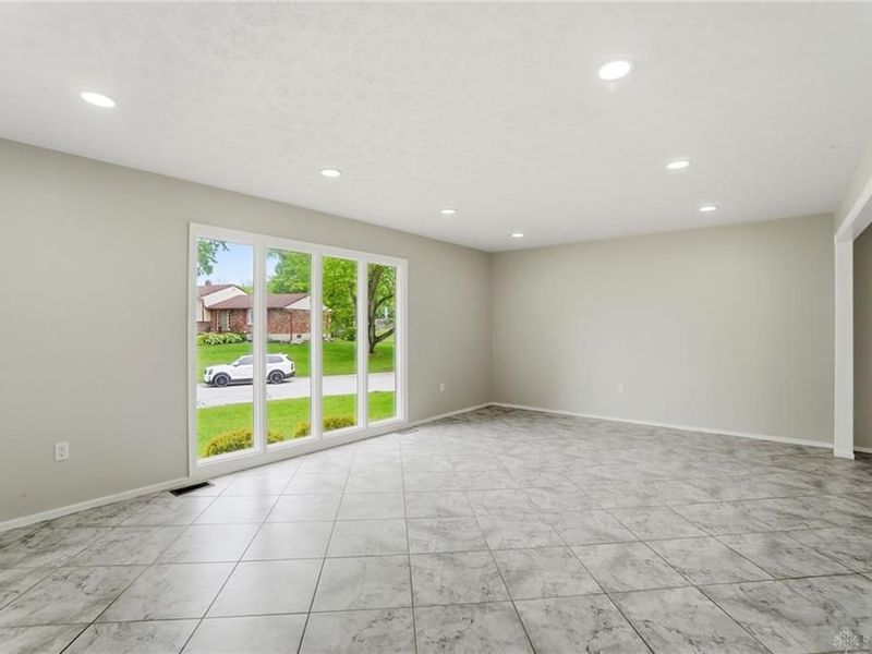 4220 Willow Creek Drive, Clayton, OH 45415 Photo 11