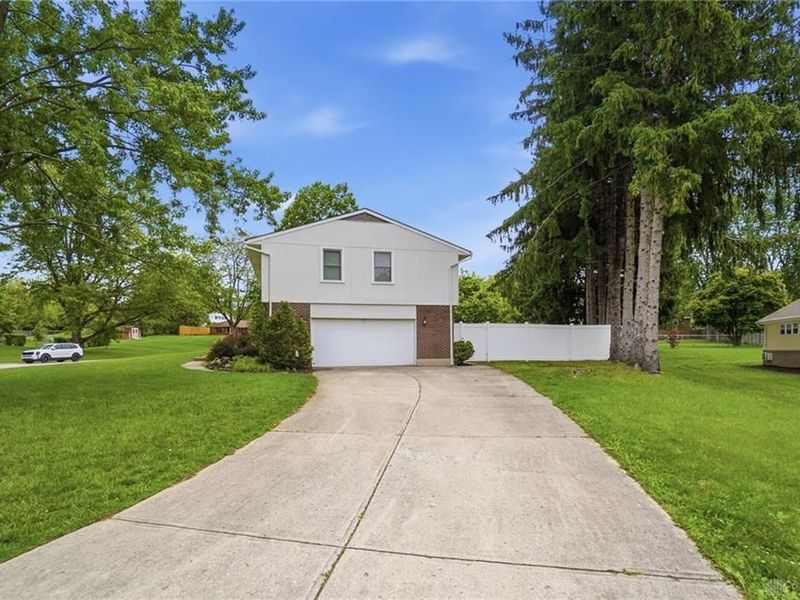 4220 Willow Creek Drive, Clayton, OH 45415 Photo 3