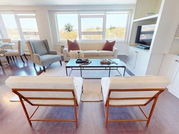 10 Hammond Pond Parkway, Unit 607, Newton, MA 02467