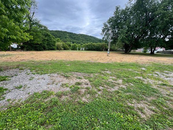 100 Shawnee Street , Bainbridge, OH 45612