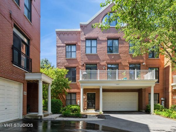 1867 Admiral Court , Glenview, IL 60026