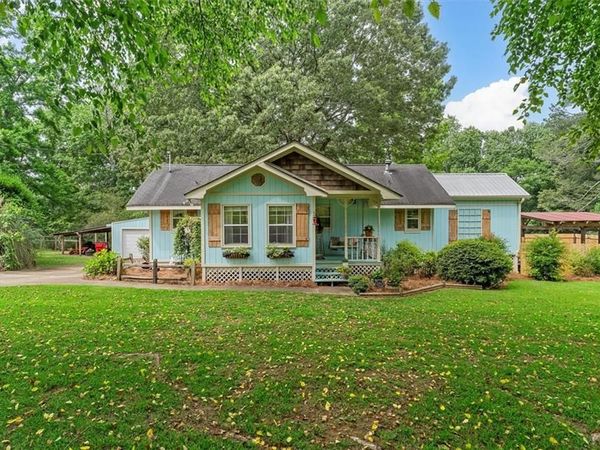 8669 Davis Street , Braselton, GA 30517