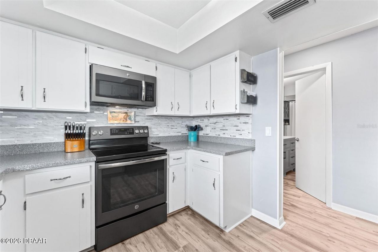 29 Pelican Lane, Edgewater, FL 32141 Photo