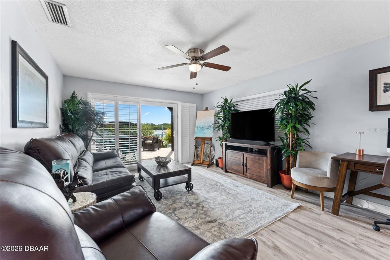 29 Pelican Lane, Edgewater, FL 32141 Photo