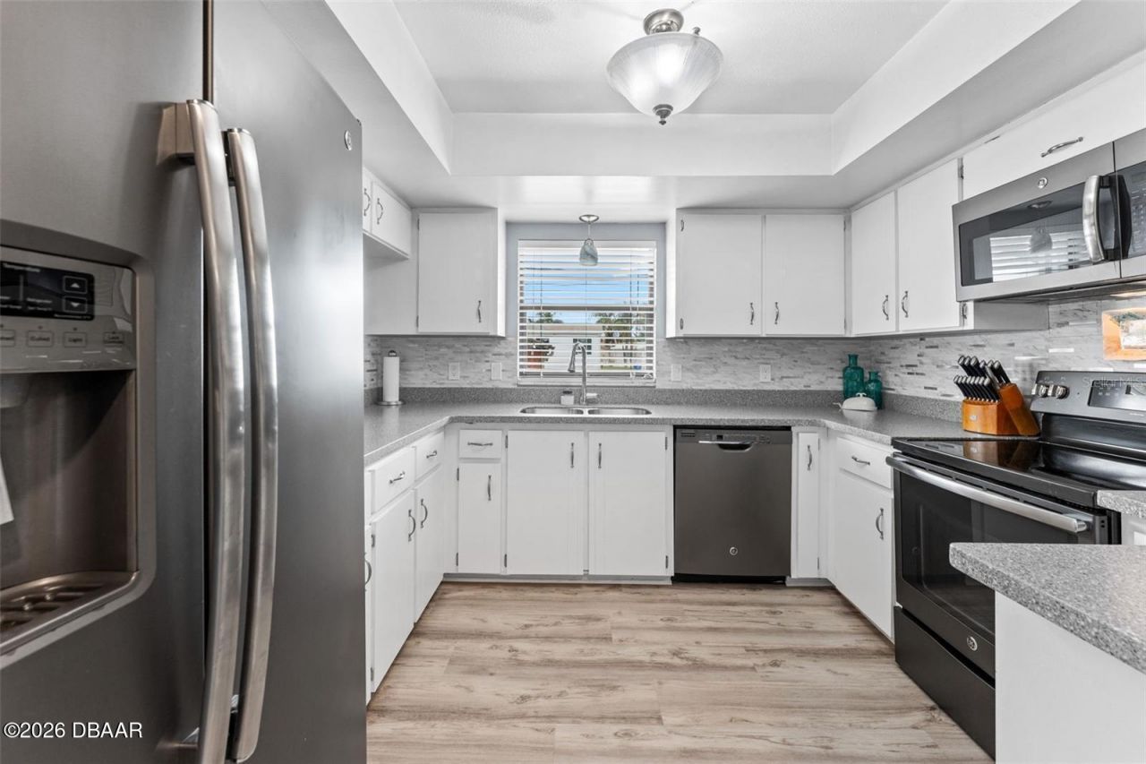29 Pelican Lane, Edgewater, FL 32141 Photo