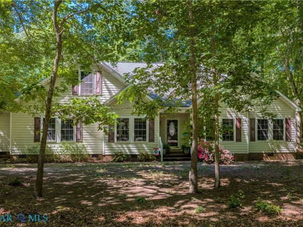 956 Wilton Coves Drive, Hartfield, VA 23071
