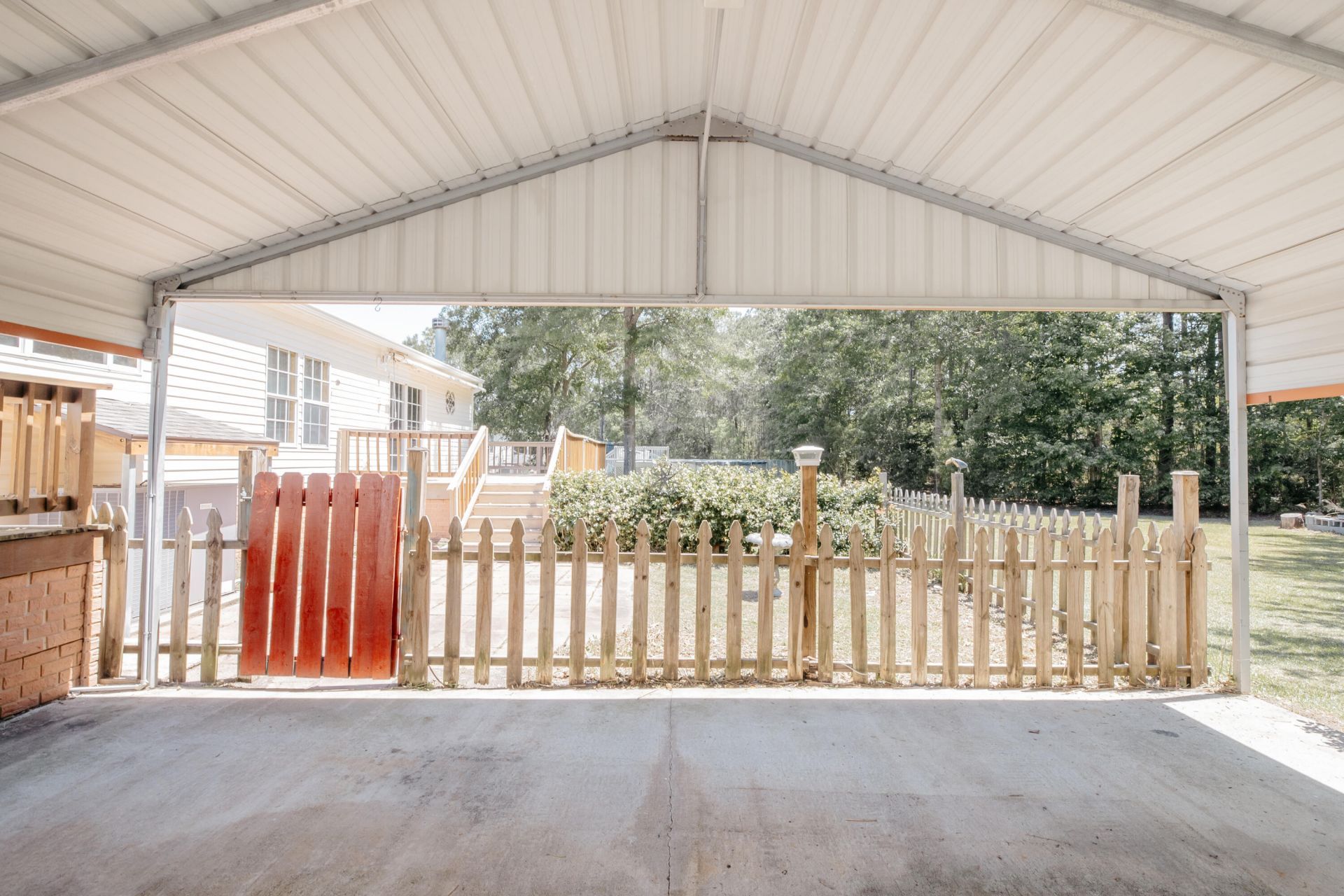 104 Prince Edward Drive Photo 11