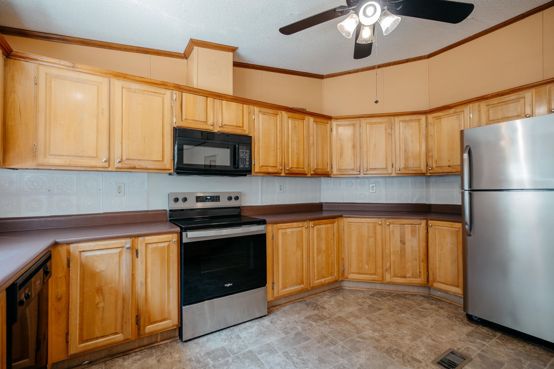 104 Prince Edward Drive Photo 20
