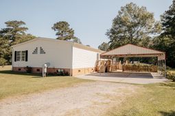 104 Prince Edward Drive photo 4
