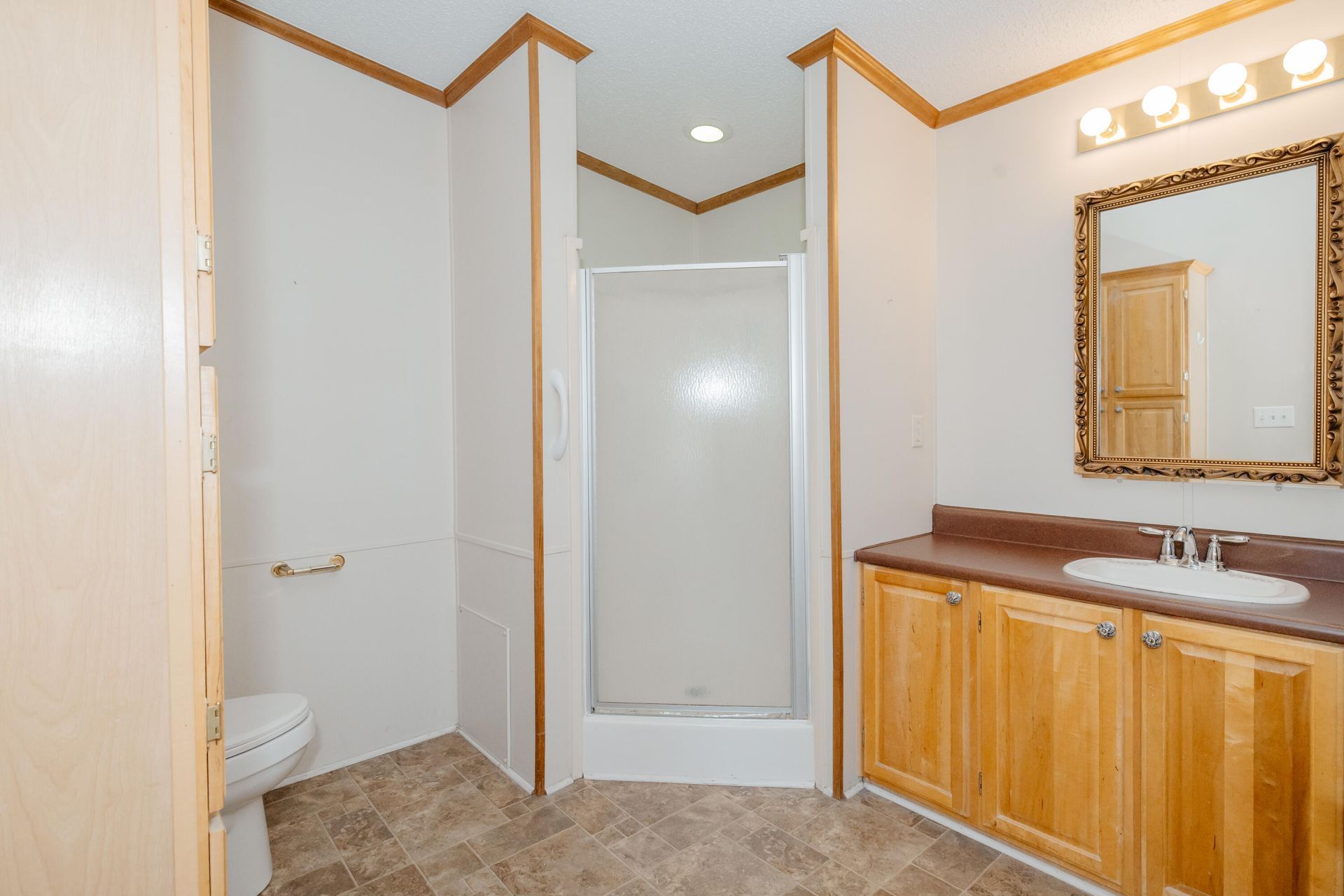 104 Prince Edward Drive Photo 32