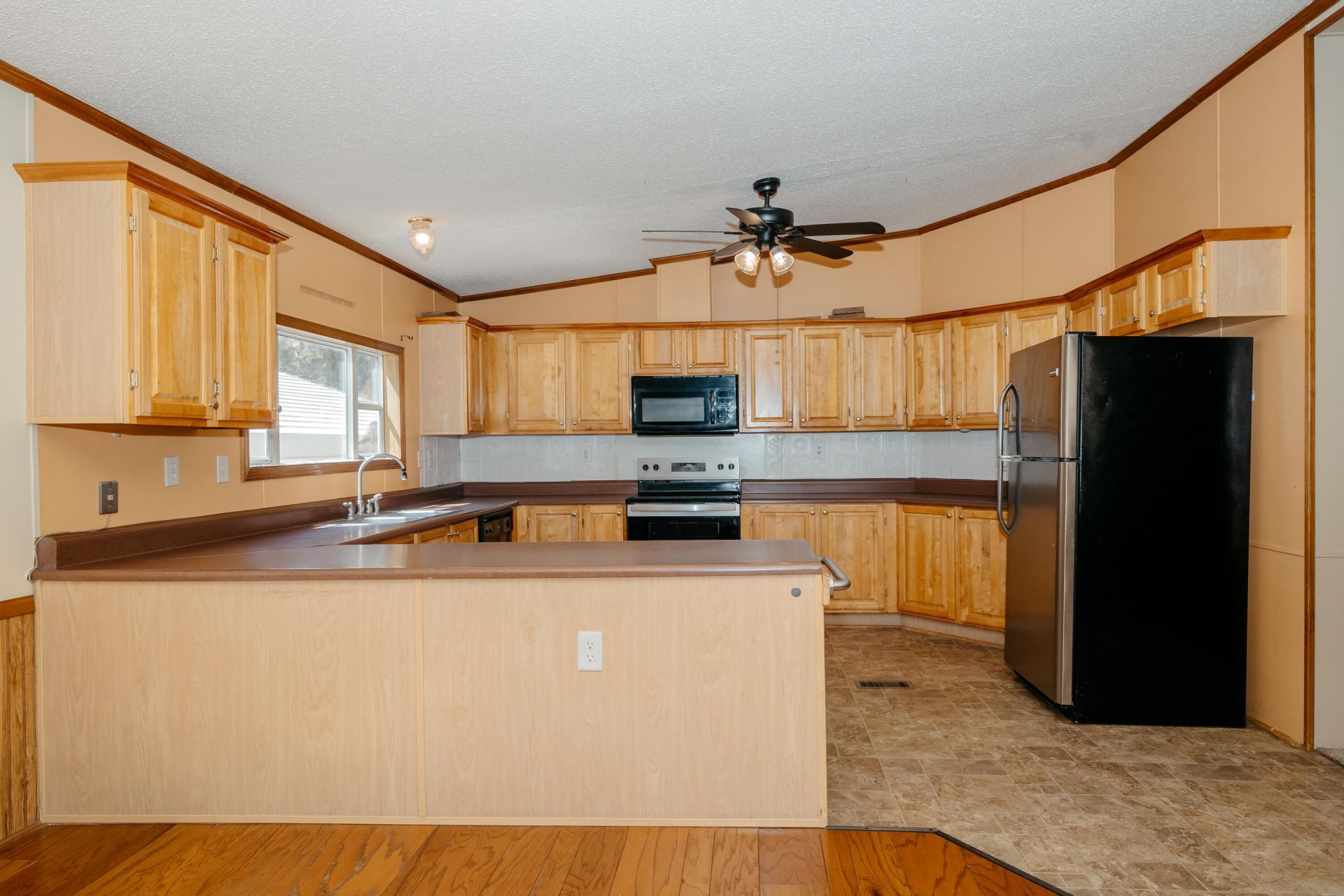 104 Prince Edward Drive Photo 42