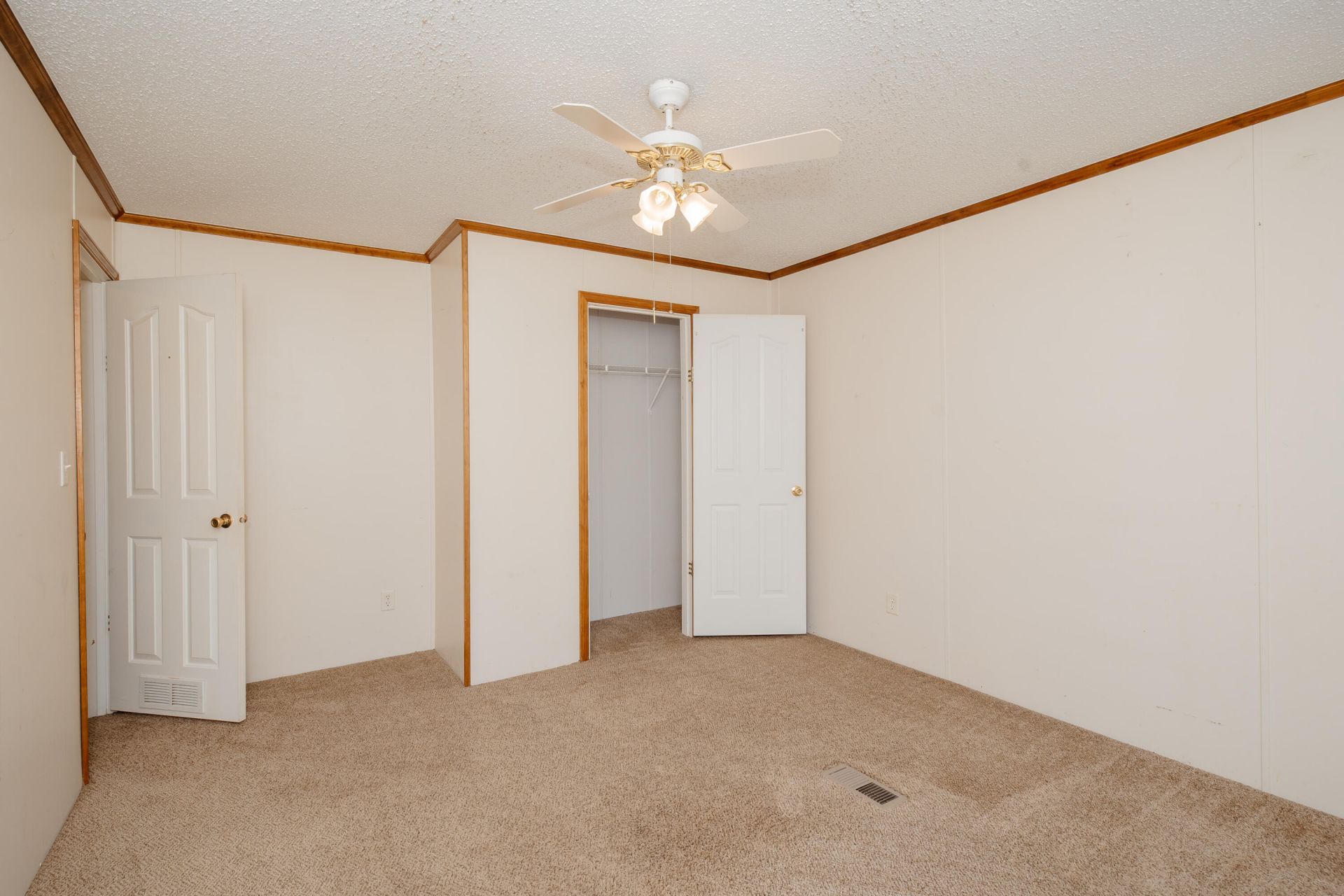 104 Prince Edward Drive Photo 55