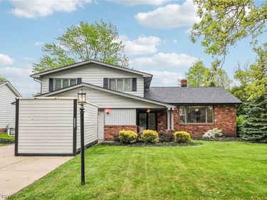 5420 Bluebell Drive, Lyndhurst, OH 44124