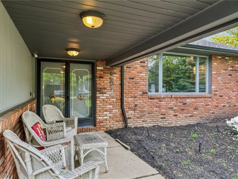 5420 Bluebell Drive, Lyndhurst, OH 44124 Photo 3