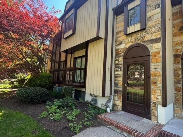 119 Wimbledon Sq, Washington, NJ 07840