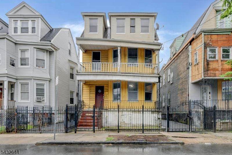 249 4th St, Newark, NJ 07107 Main Photo