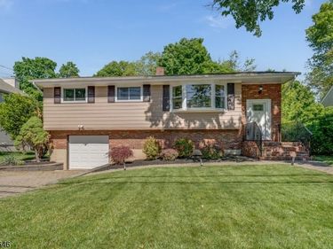 129 Chestnut St, Bridgewater, NJ 08807