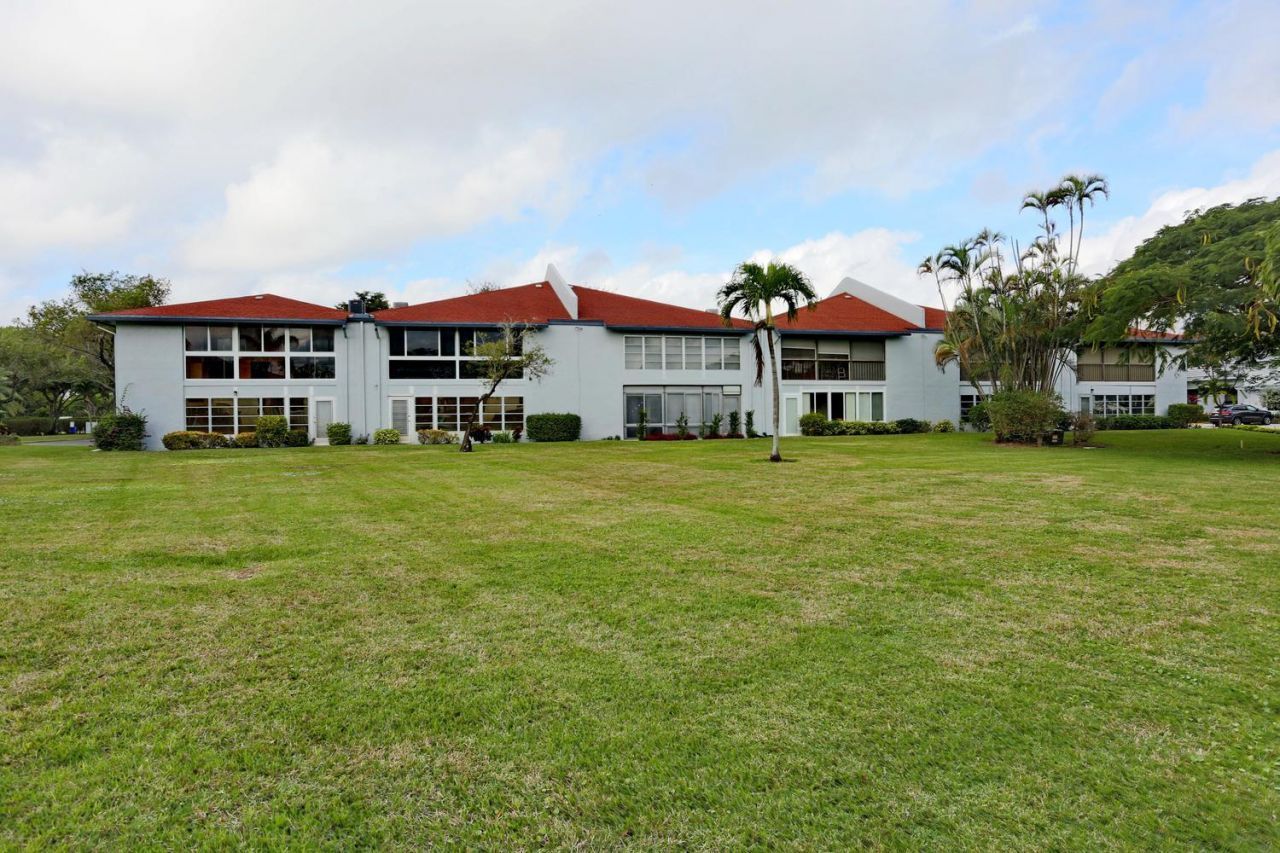 6550 S Oriole Boulevard, Unit 2050, Delray Beach, FL 33446 Photo