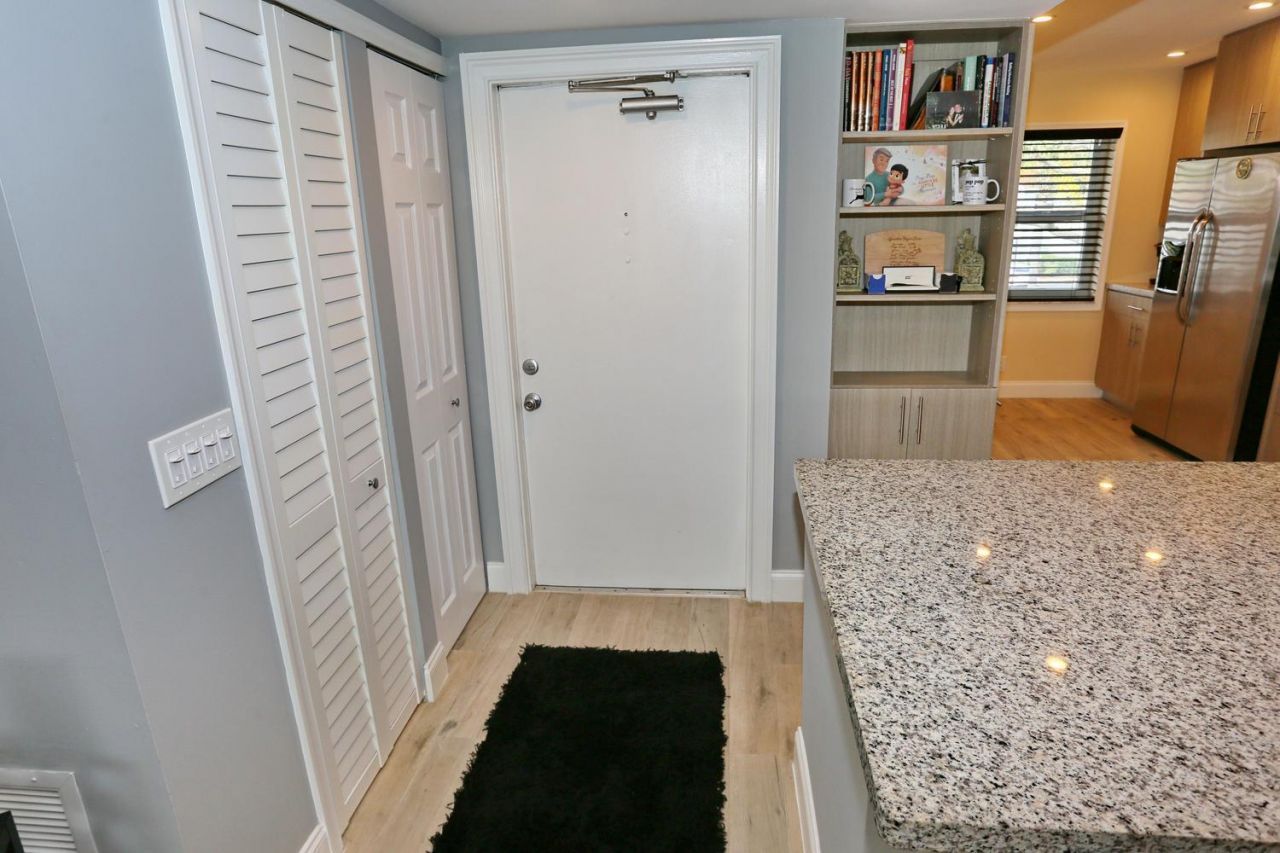 6550 S Oriole Boulevard, Unit 2050, Delray Beach, FL 33446 Photo